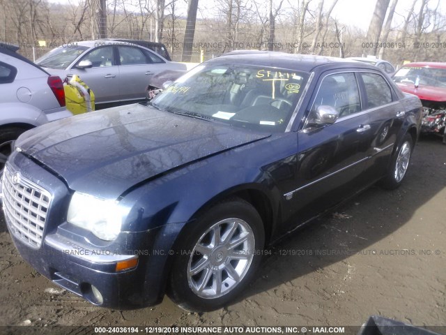 2C3JA63H65H104084 - 2005 CHRYSLER 300C BLUE photo 2