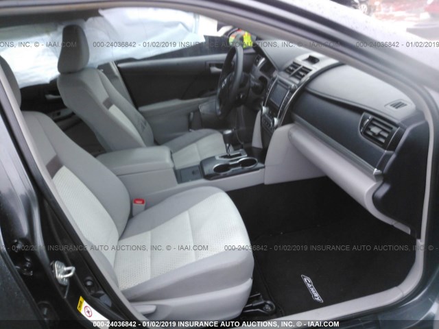4T4BF1FK6DR323247 - 2013 TOYOTA CAMRY L/SE/LE/XLE 灰色 照片 5