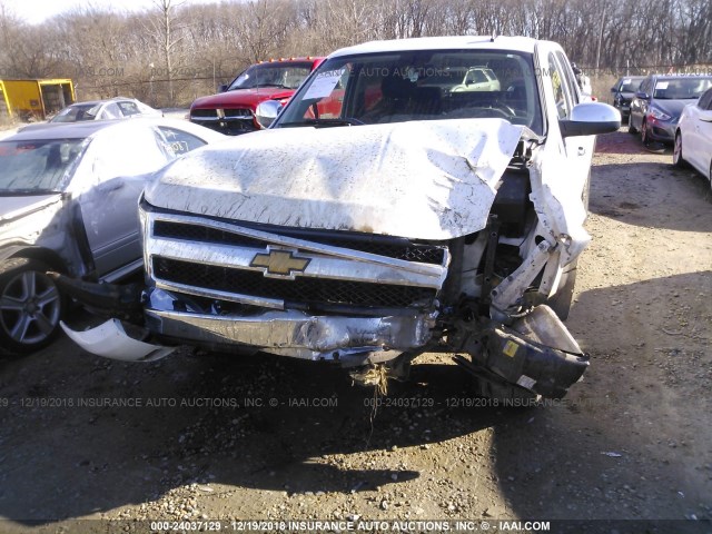 2GCEK133681194383 - 2008 CHEVROLET SILVERADO K1500 WHITE photo 6