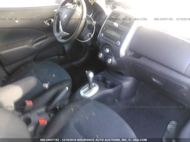 3N1CE2CP6EL408082 - 2014 NISSAN VERSA NOTE S/S PLUS/SV/SL SILVER photo 5