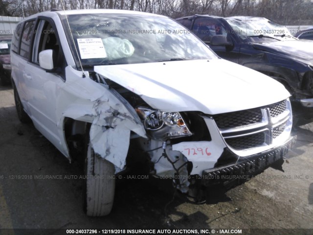 2C4RDGCG4HR847537 - 2017 DODGE GRAND CARAVAN SXT WHITE photo 6