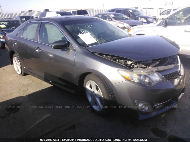 4T1BF1FK0CU122405 - 2012 TOYOTA CAMRY SE/LE/XLE 灰色 照片 1