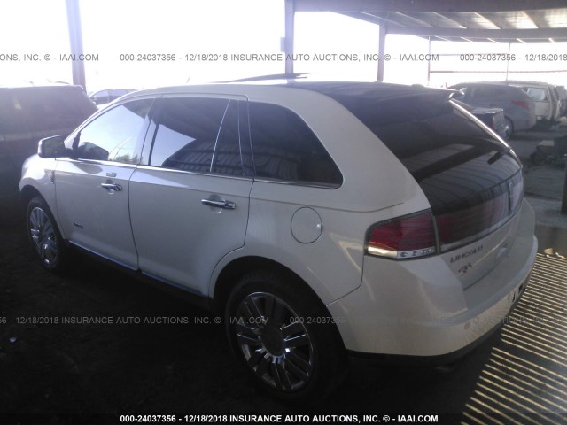 2LMDJ8JC9ABJ21616 - 2010 LINCOLN MKX WHITE photo 3