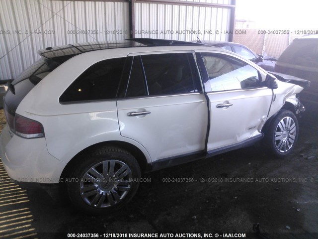 2LMDJ8JC9ABJ21616 - 2010 LINCOLN MKX WHITE photo 4