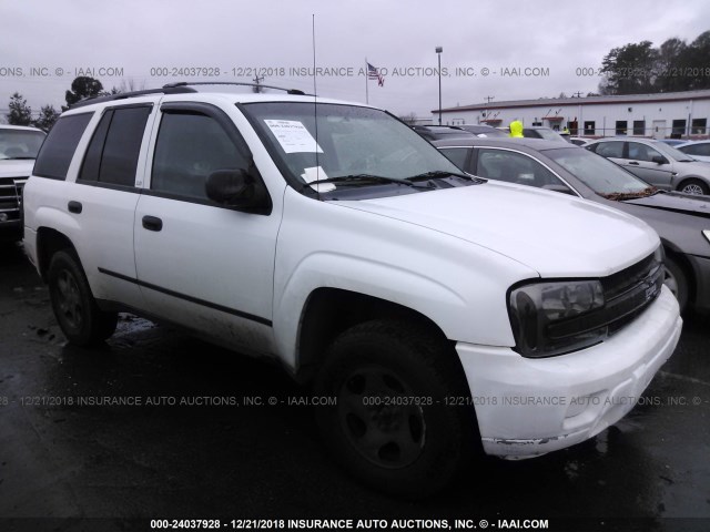 1GNDT13S342120470 - 2004 CHEVROLET TRAILBLAZER LS/LT WHITE photo 1