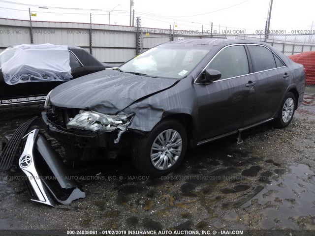 4T4BF1FK1ER438078 - 2014 TOYOTA CAMRY L/SE/LE/XLE 灰色 照片 2