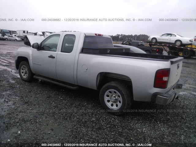 1GCSCPEX8AZ131236 - 2010 CHEVROLET SILVERADO C1500 SILVER photo 3