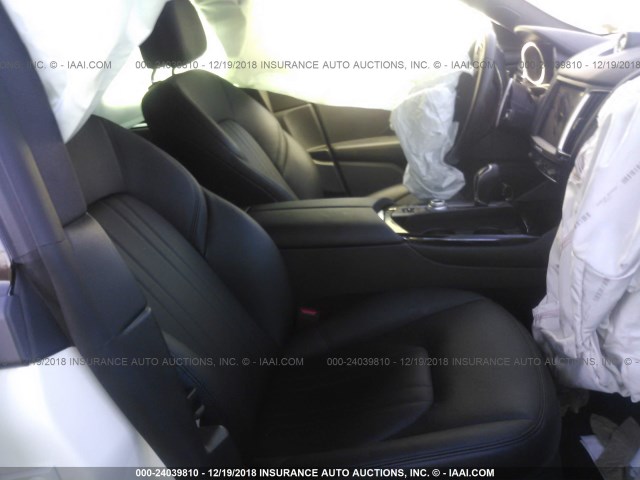 ZN661YUAXJX299335 - 2018 MASERATI LEVANTE S WHITE photo 5