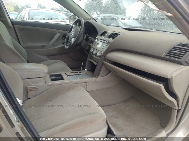 4T4BE46KX9R093661 - 2009 TOYOTA CAMRY SE/LE/XLE TAN photo 5