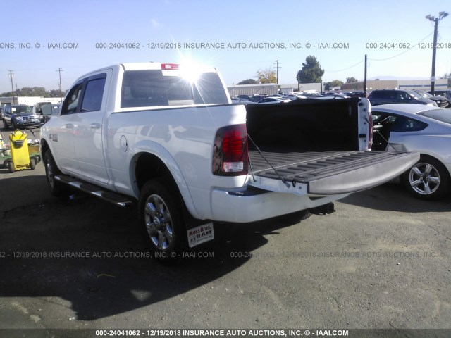 3C6UR5FLXJG224256 - 2018 RAM 2500 LARAMIE WHITE photo 3