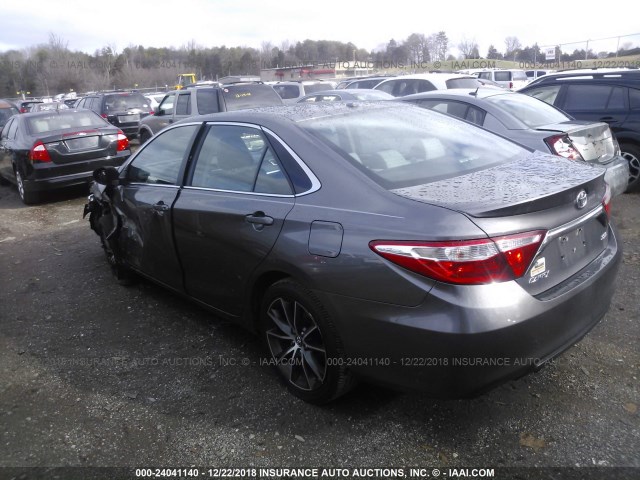 4T1BF1FK2GU235634 - 2016 TOYOTA CAMRY LE/XLE/SE/XSE GRAY photo 3