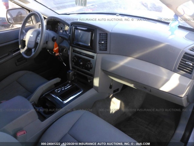 1J4GR48K86C205049 - 2006 JEEP GRAND CHEROKEE LAREDO/COLUMBIA/FREEDOM 银色 照片 5