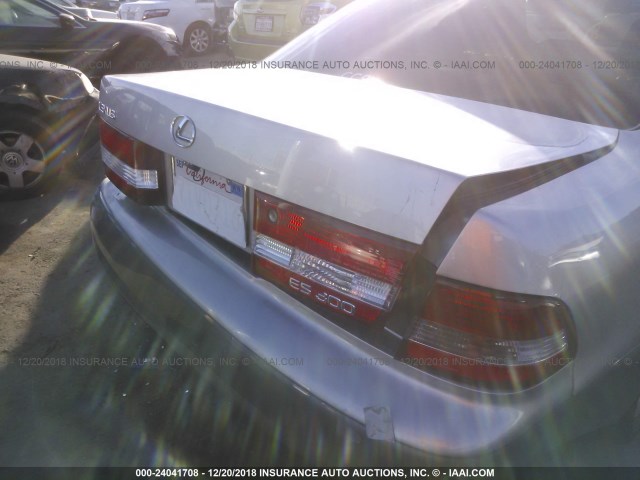 JT8BF28G2Y5075719 - 2000 LEXUS ES 300 SILVER photo 6