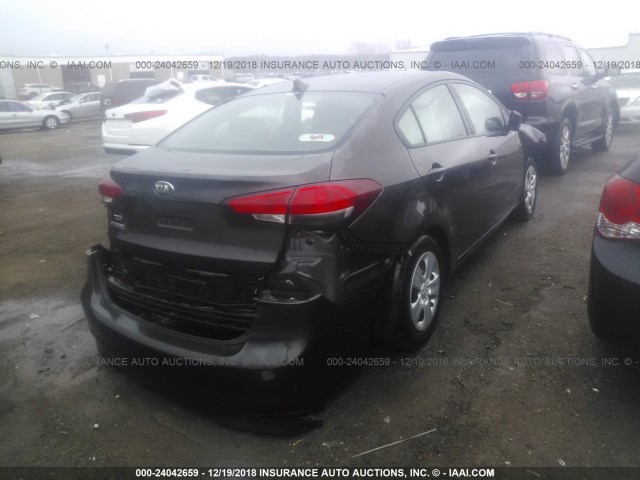 3KPFK4A75HE113341 - 2017 KIA FORTE LX BLACK photo 4