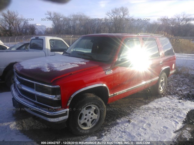 1GNEK13R7XJ485569 - 1999 CHEVROLET TAHOE K1500 RED photo 2