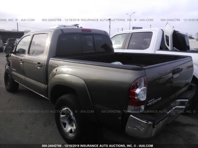 5TFJX4GN5BX001051 - 2011 TOYOTA TACOMA DOUBLE CAB GREEN photo 3