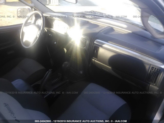 1J4GX48J14C283067 - 2004 JEEP GRAND CHEROKEE LAREDO/COLUMBIA/FREEDOM 银色 照片 5