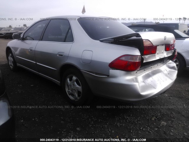 1HGCG6673XA032236 - 1999 HONDA ACCORD EX SILVER photo 3