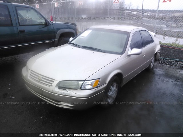 JT2BG22K2W0154452 - 1998 TOYOTA CAMRY CE/LE/XLE GOLD photo 2