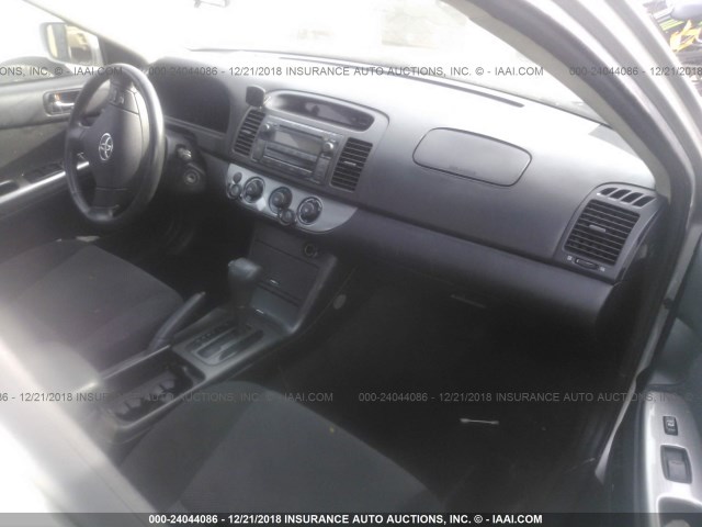 4T1BE32K95U092330 - 2005 TOYOTA CAMRY LE/XLE/SE SILVER photo 5