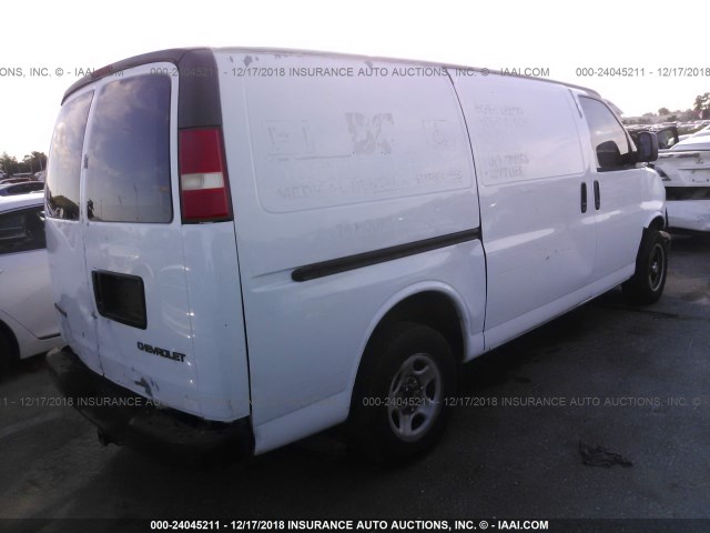 1GCFG15T131225086 - 2003 CHEVROLET EXPRESS G1500  WHITE photo 4