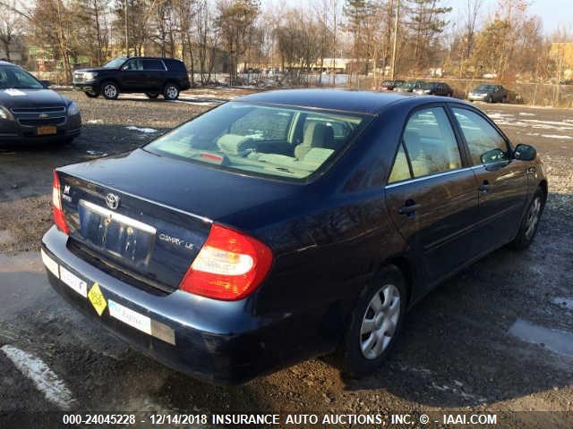 4T1BE32K42U628628 - 2002 TOYOTA CAMRY LE/XLE/SE BLUE photo 4