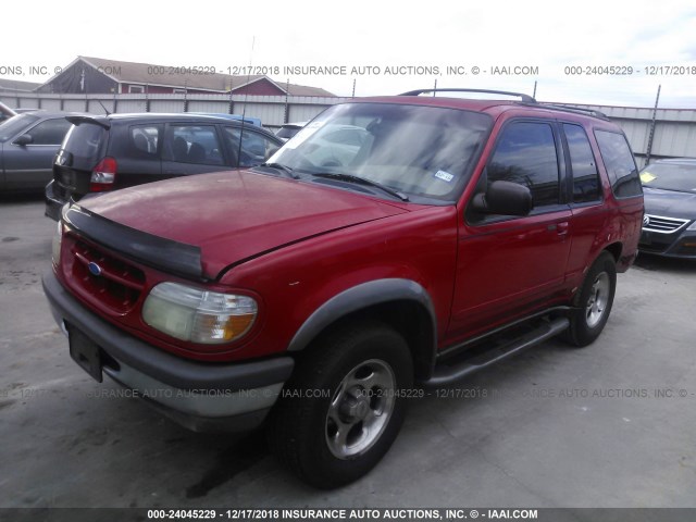 1FMYU24E0WUC16873 - 1998 FORD EXPLORER RED photo 2