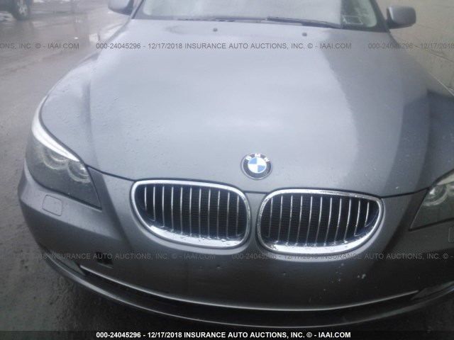 WBANV13599C153795 - 2009 BMW 528 XI GRAY photo 6