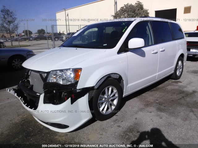 2C4RDGCG3JR327495 - 2018 DODGE GRAND CARAVAN SXT WHITE photo 2