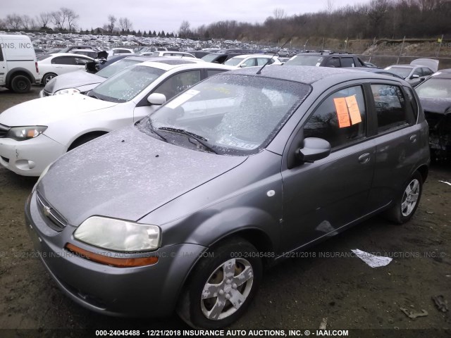 KL1TD66628B178175 - 2008 CHEVROLET AVEO LS GRAY photo 2