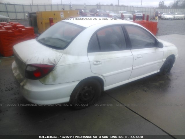 KNADC123X26137899 - 2002 KIA RIO WHITE photo 4