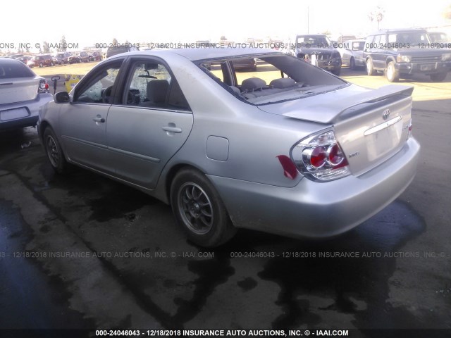 4T1BE32K16U118744 - 2006 TOYOTA CAMRY LE/XLE/SE SILVER photo 3