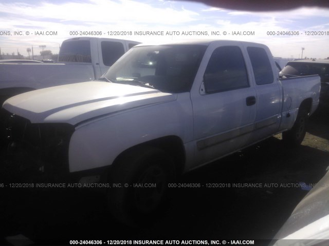 2GCEC19V841293609 - 2004 CHEVROLET SILVERADO C1500 WHITE photo 2