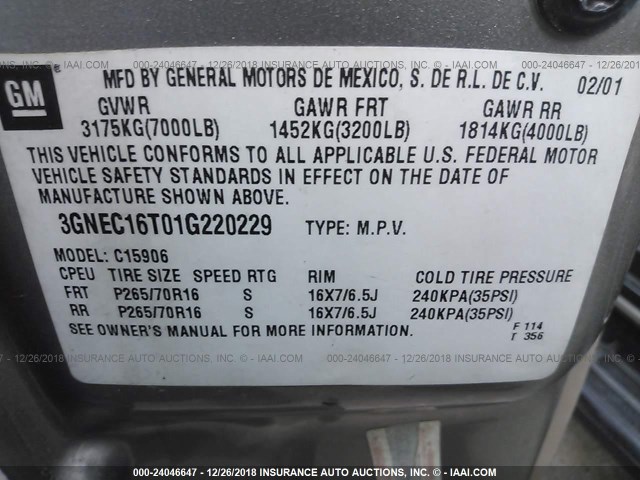 3GNEC16T01G220229 - 2001 CHEVROLET SUBURBAN C1500 SILVER photo 9