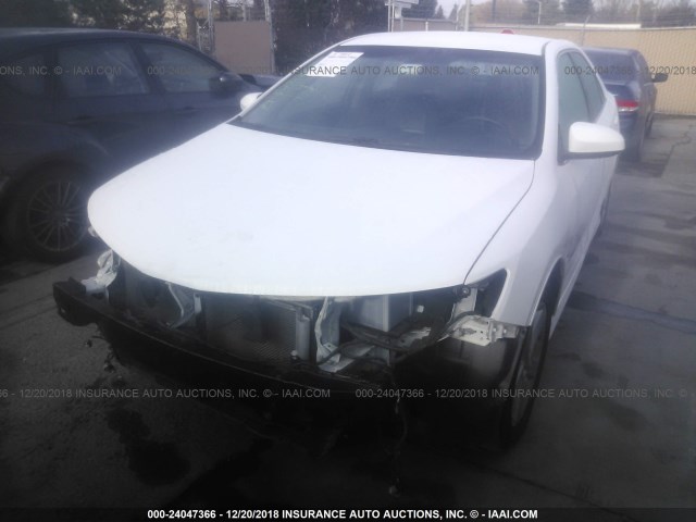 4T1BF1FK2EU390732 - 2014 TOYOTA CAMRY L/SE/LE/XLE 白色 照片 2