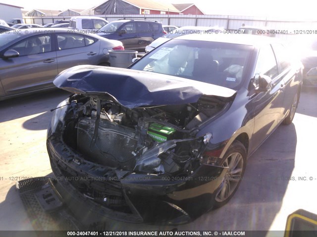 4T1BF1FK2GU151815 - 2016 TOYOTA CAMRY LE/XLE/SE/XSE 黑色 照片 2