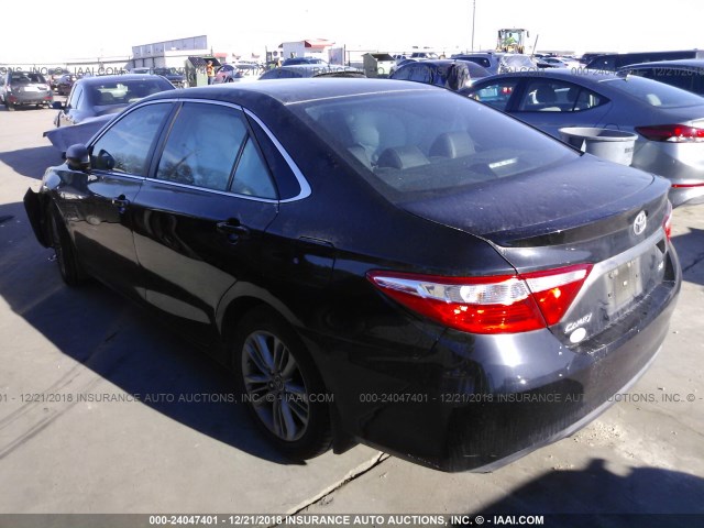 4T1BF1FK2GU151815 - 2016 TOYOTA CAMRY LE/XLE/SE/XSE 黑色 照片 3
