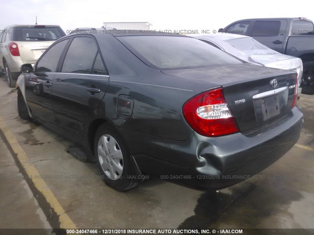 JTDBE32K320125023 - 2002 TOYOTA CAMRY LE/XLE/SE GREEN photo 3