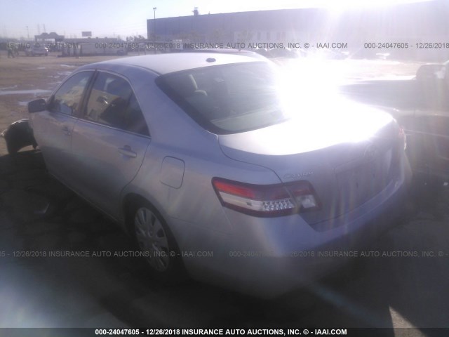 4T1BF3EK0BU691847 - 2011 TOYOTA CAMRY SE/LE/XLE 银色 照片 3