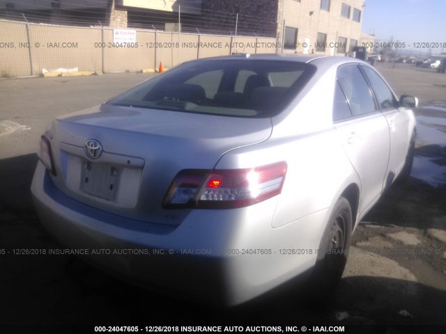 4T1BF3EK0BU691847 - 2011 TOYOTA CAMRY SE/LE/XLE 银色 照片 4