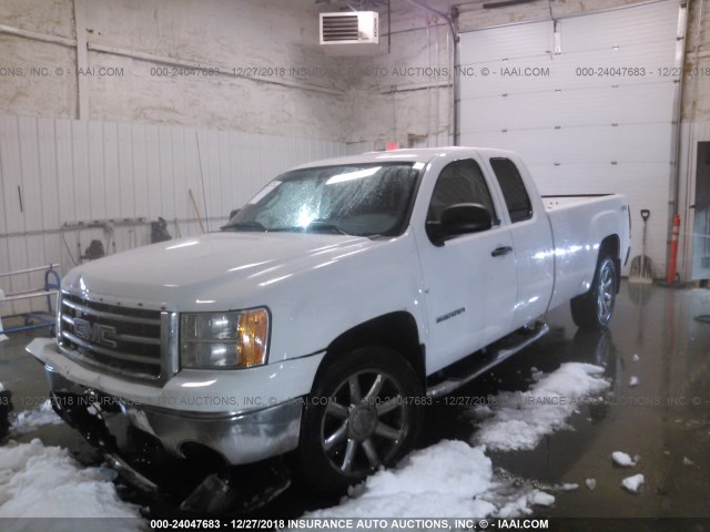 1GTR2TE05CZ250166 - 2012 GMC SIERRA K1500 WHITE photo 2