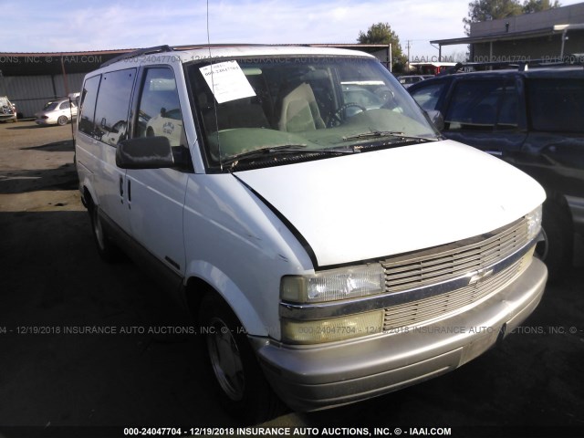 1GNDM19W81B126493 - 2001 CHEVROLET ASTRO WHITE photo 1