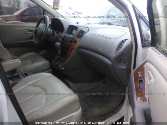 JT6HF10U6Y0124108 - 2000 LEXUS RX 300 WHITE photo 5