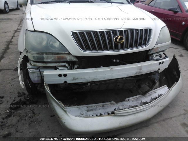 JT6HF10U6Y0124108 - 2000 LEXUS RX 300 WHITE photo 6