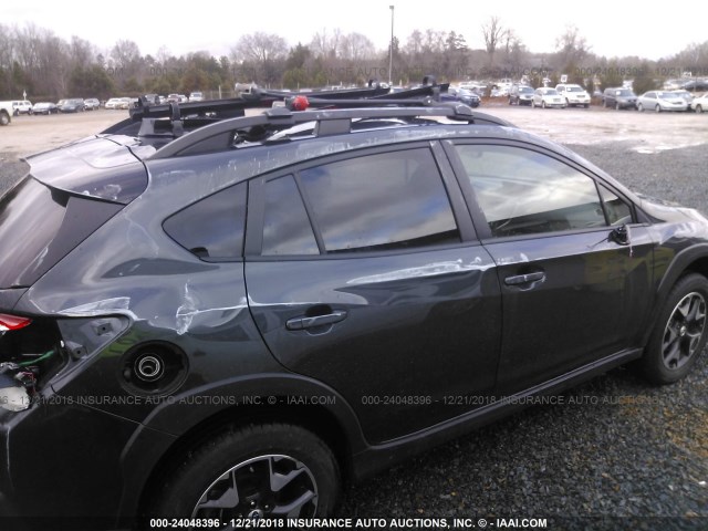 JF2GTADC2JH344689 - 2018 SUBARU CROSSTREK PREMIUM GRAY photo 6