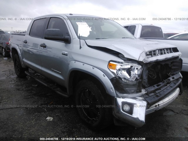 5TFEY5F1XFX191678 - 2015 TOYOTA TUNDRA CREWMAX SR5 SILVER photo 1