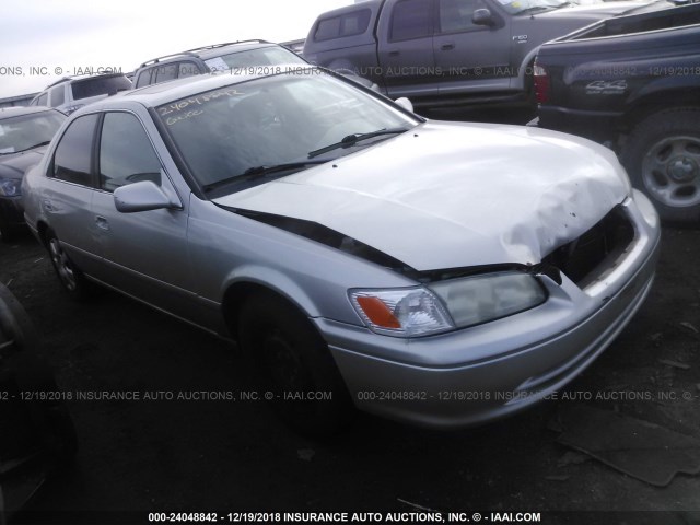 4T1BG22K0YU010705 - 2000 TOYOTA CAMRY CE/LE/XLE SILVER photo 1