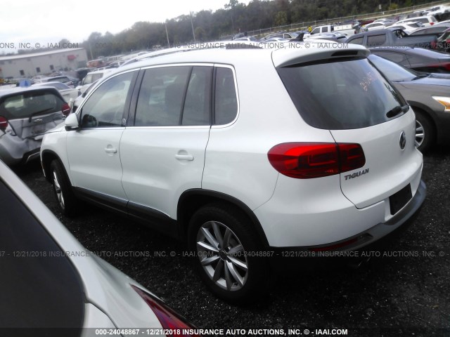 WVGRV7AX4HK007686 - 2017 VOLKSWAGEN TIGUAN WOLFSBURG WHITE photo 3