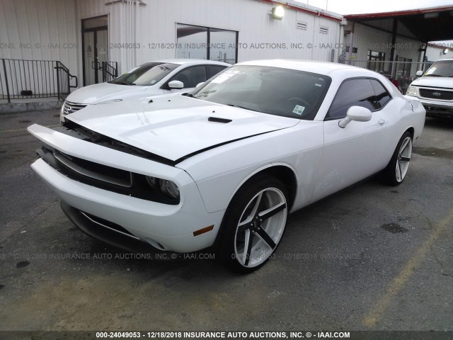 2C3CDYAG9EH206498 - 2014 DODGE CHALLENGER SXT WHITE photo 2