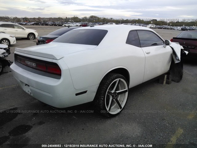 2C3CDYAG9EH206498 - 2014 DODGE CHALLENGER SXT WHITE photo 4